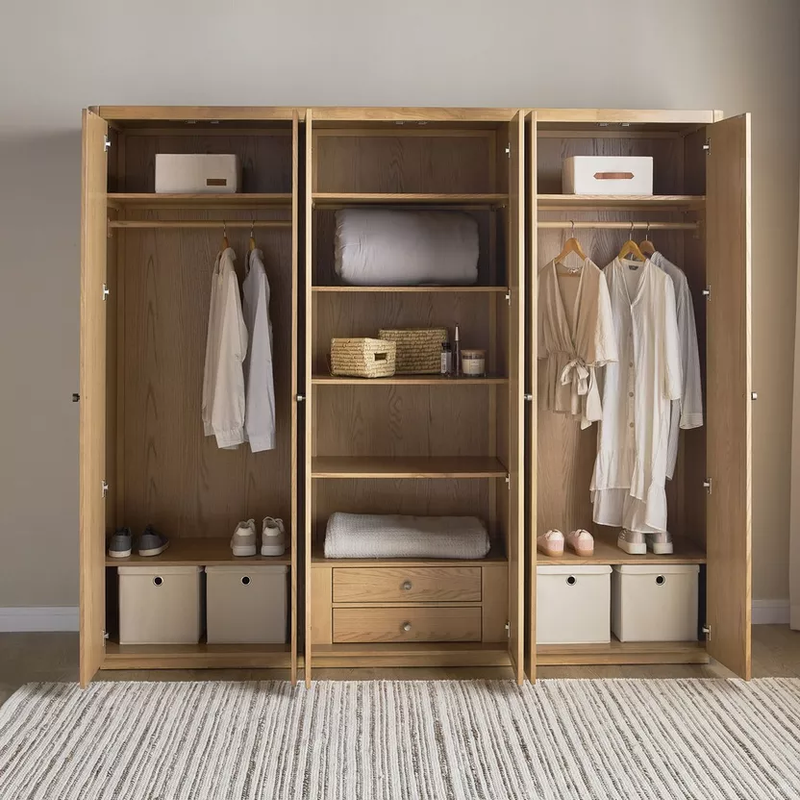 Wardrobes & Dressers